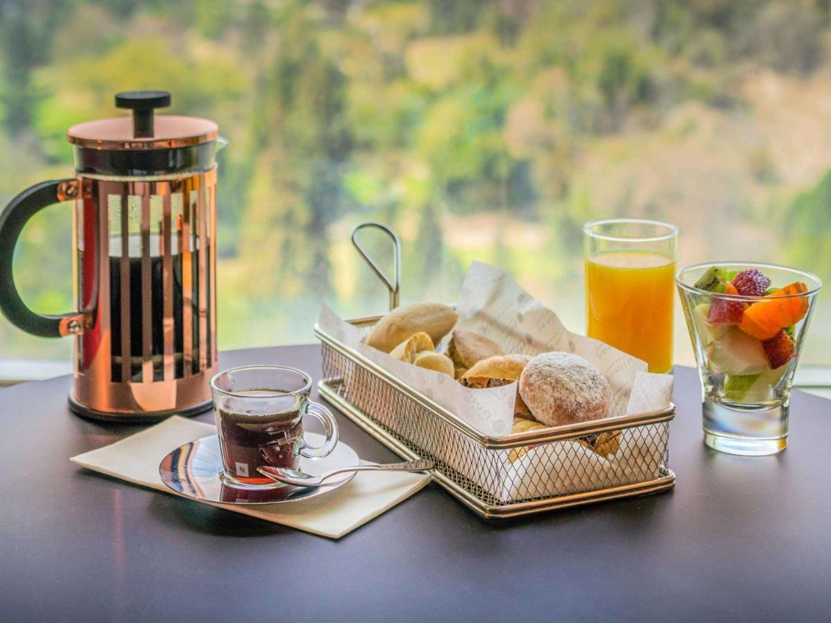 Pullman Santiago Vitacura Exterior foto A French press