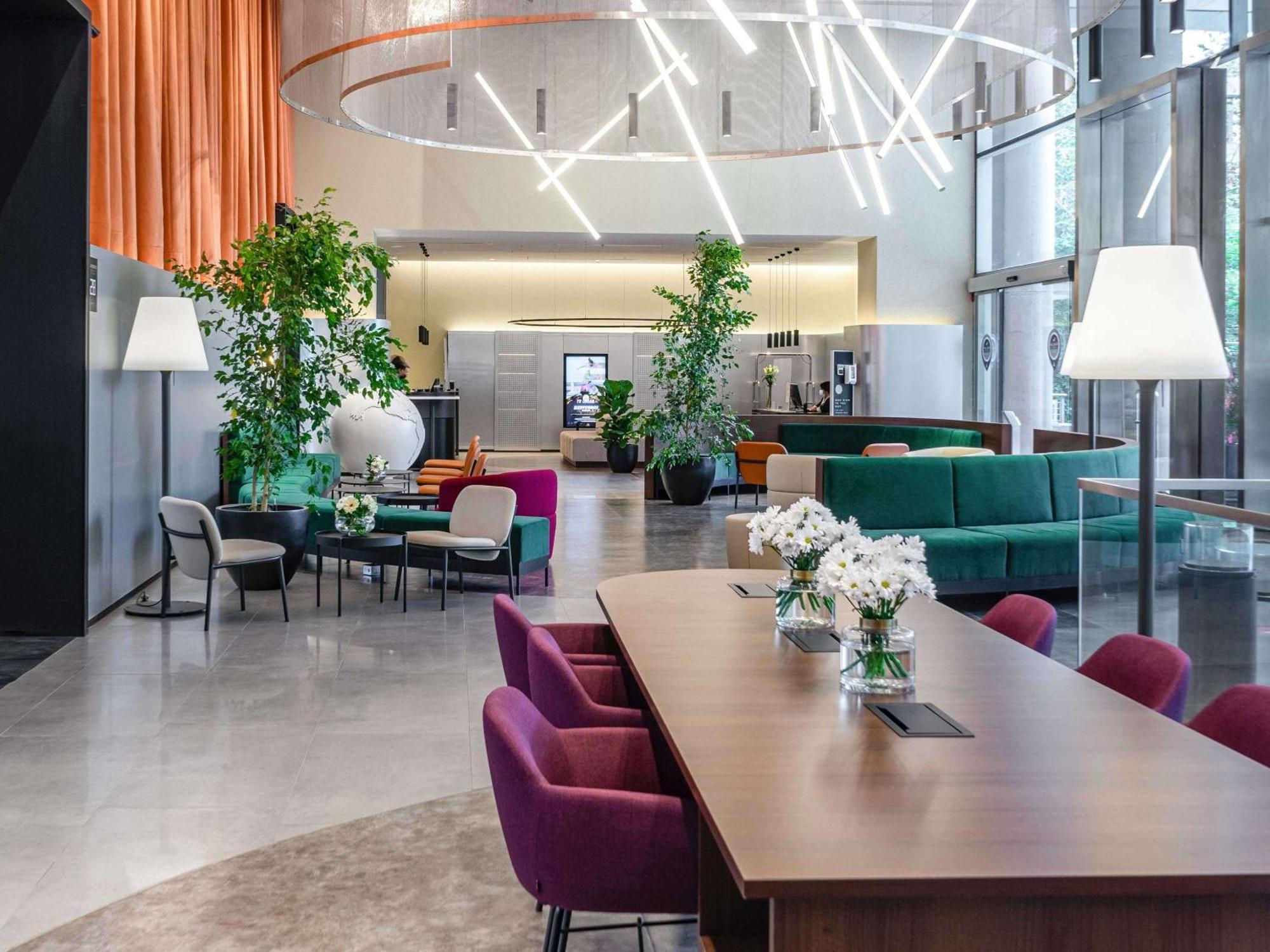 Pullman Santiago Vitacura Exterior foto Lobby