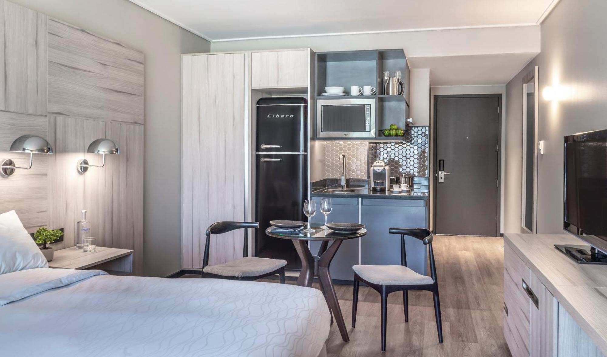 Pullman Santiago Vitacura Exterior foto A typical studio apartment