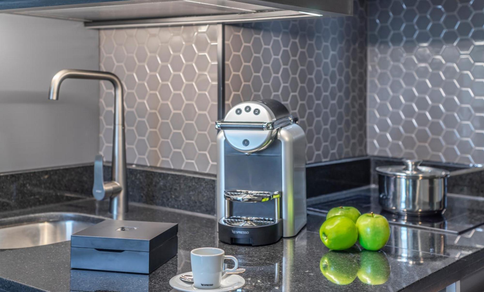Pullman Santiago Vitacura Exterior foto A Nespresso coffee machine